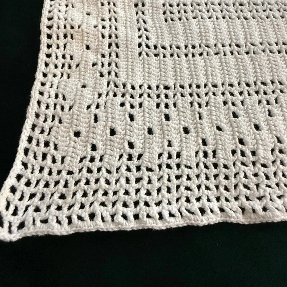 Vintage White Crochet Lace Placemats Set of 4 Rectangle Table Linens 13x10